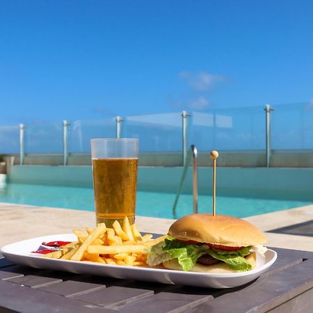 Residence Inn By Marriott Cancun Hotel Zone Екстериор снимка