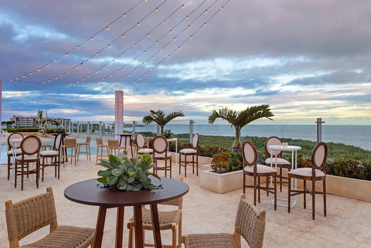Residence Inn By Marriott Cancun Hotel Zone Екстериор снимка