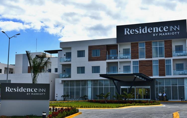 Residence Inn By Marriott Cancun Hotel Zone Екстериор снимка