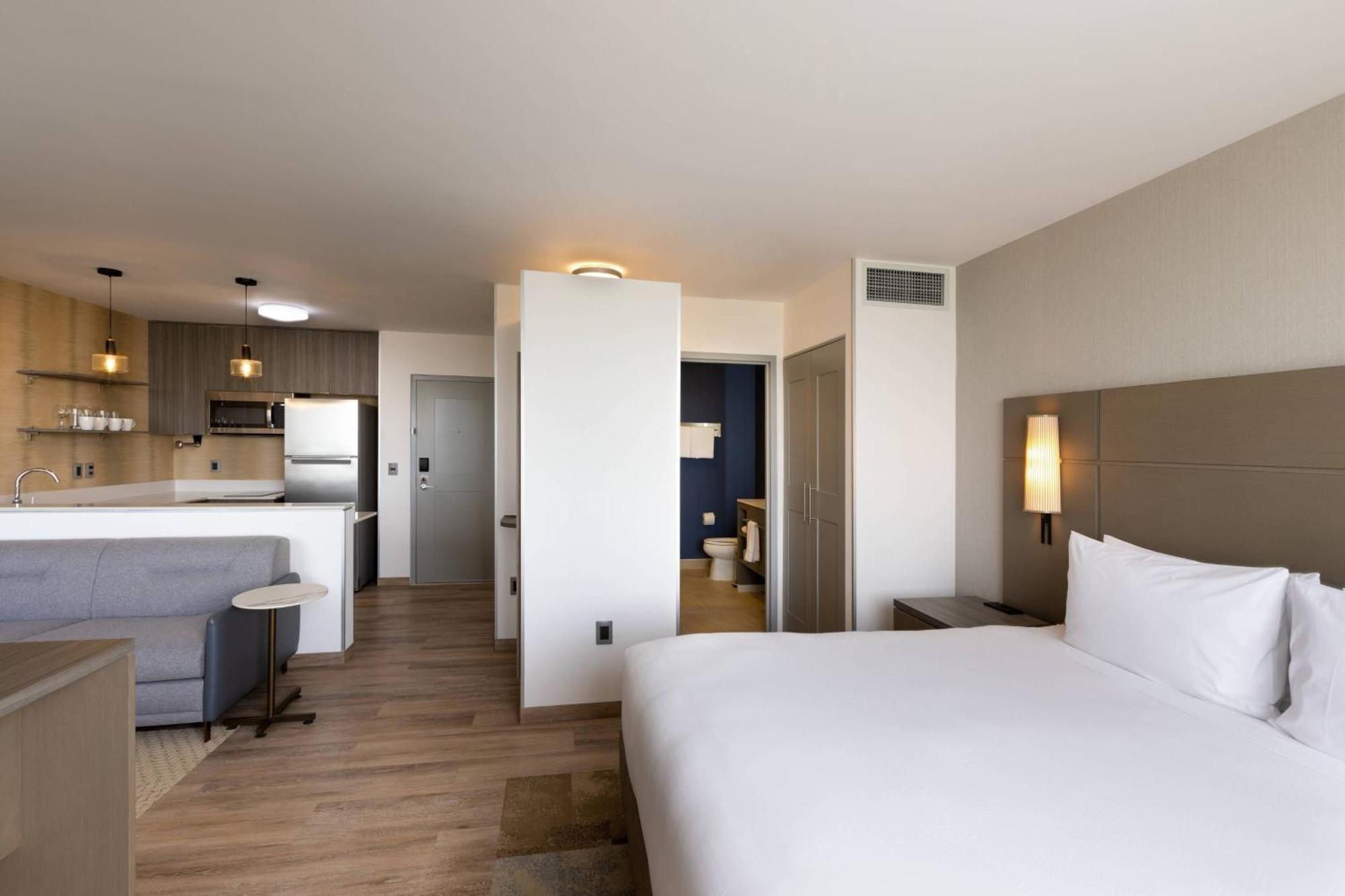 Residence Inn By Marriott Cancun Hotel Zone Екстериор снимка