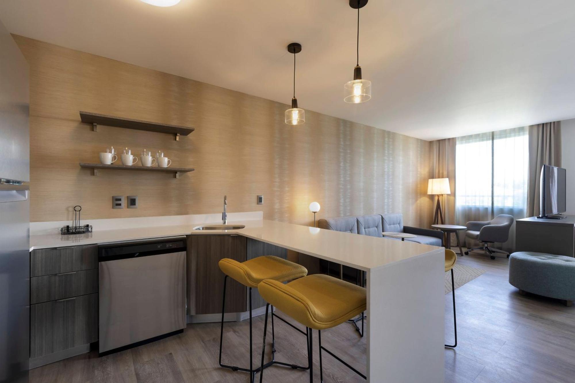 Residence Inn By Marriott Cancun Hotel Zone Екстериор снимка