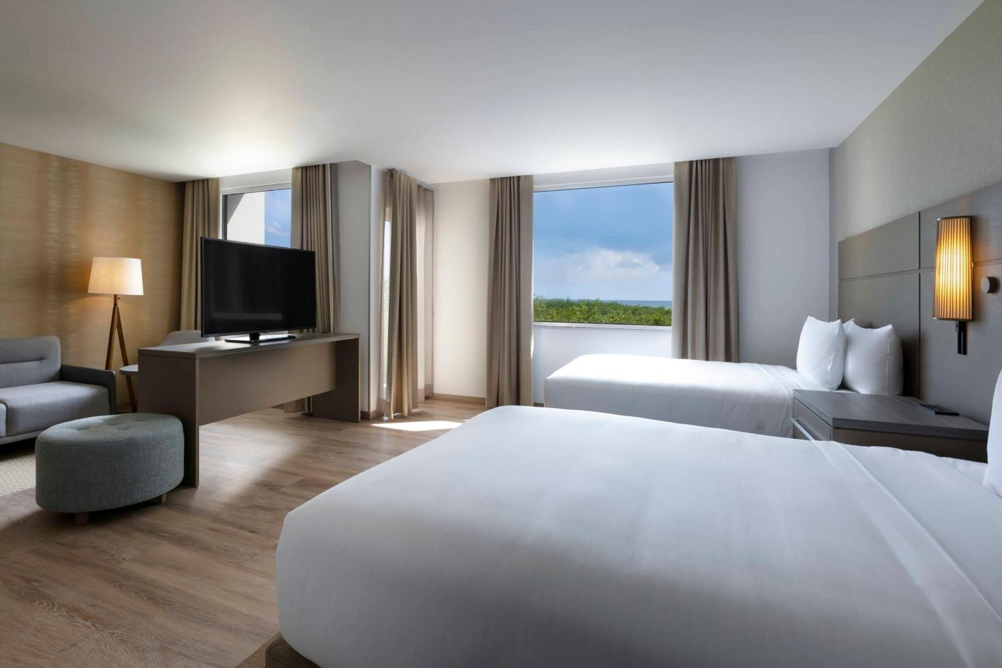Residence Inn By Marriott Cancun Hotel Zone Екстериор снимка