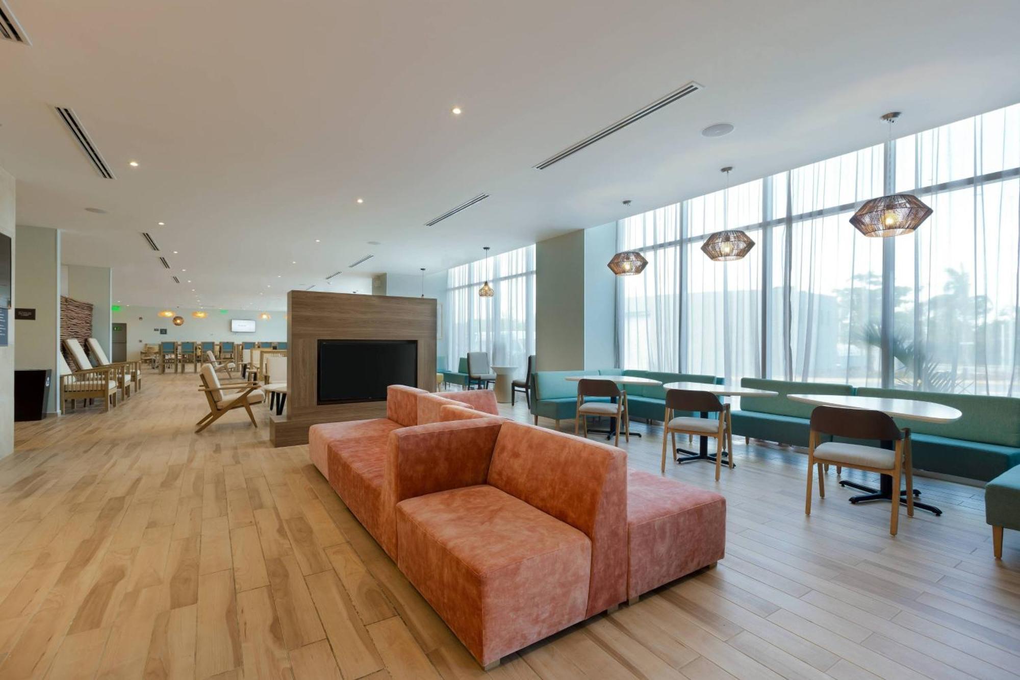 Residence Inn By Marriott Cancun Hotel Zone Екстериор снимка