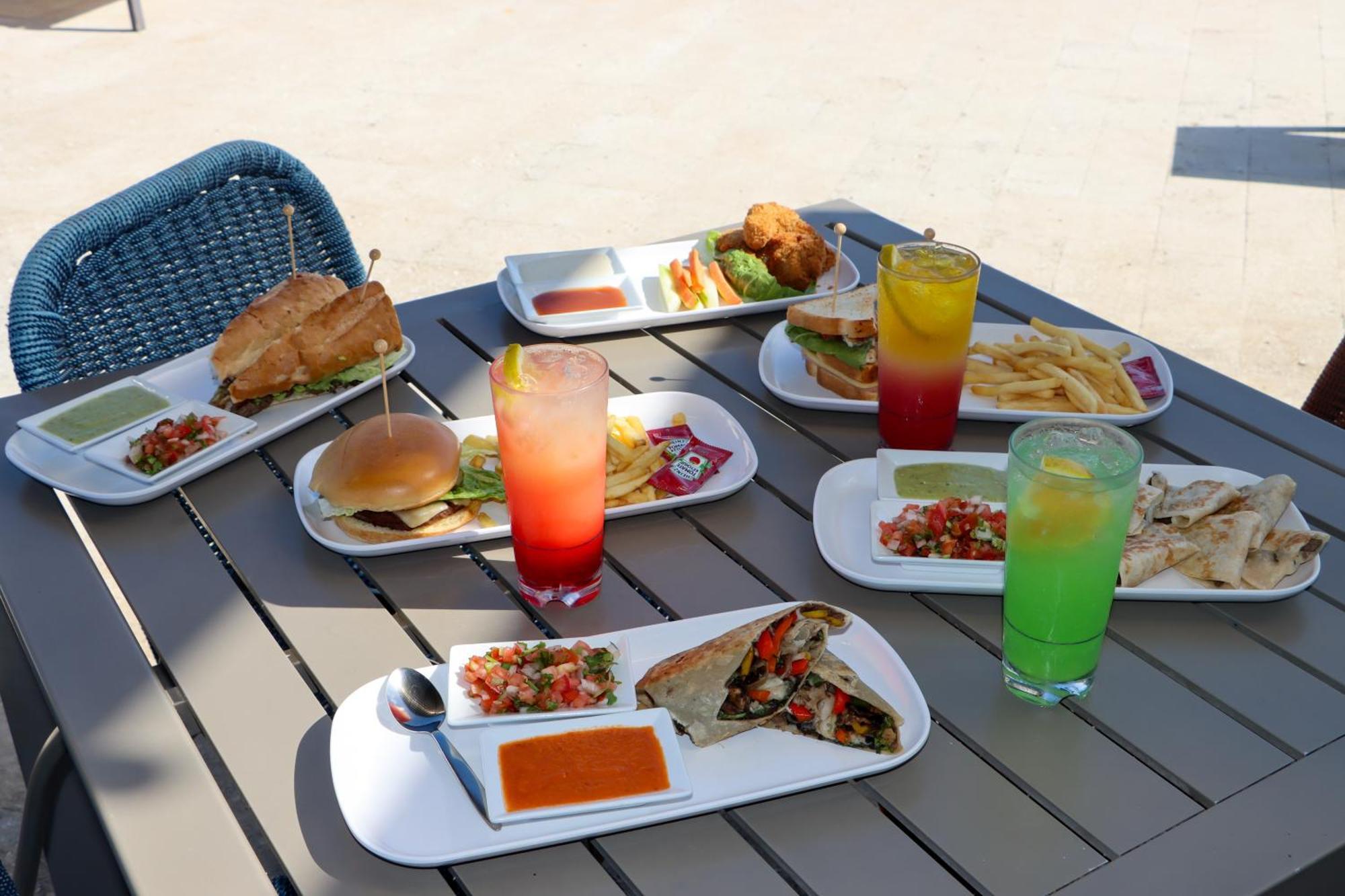 Residence Inn By Marriott Cancun Hotel Zone Екстериор снимка